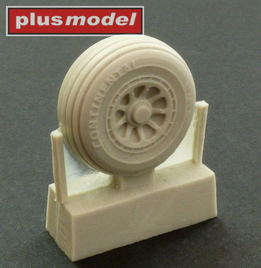 Plus Model PMAL7039 1:72 C-119 Boxcar Early Wheels and Paint Mask