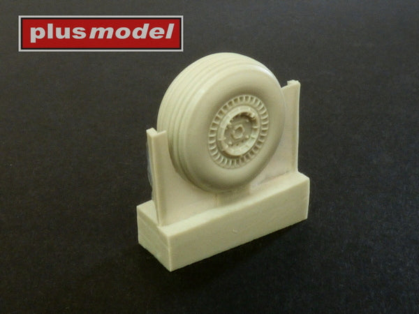 Plus Model PMAL7042 1:72 B-26 Marauder Late Grooved Wheels & Mask