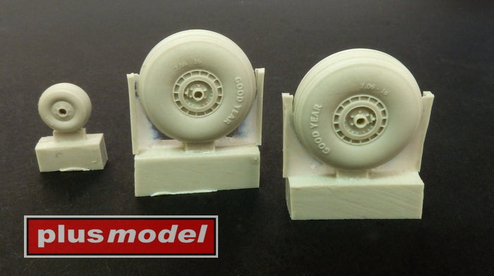 Plus Model PMAL7045 1:72 C-47 Dakota Skytrain Wheels without Covers & Mask