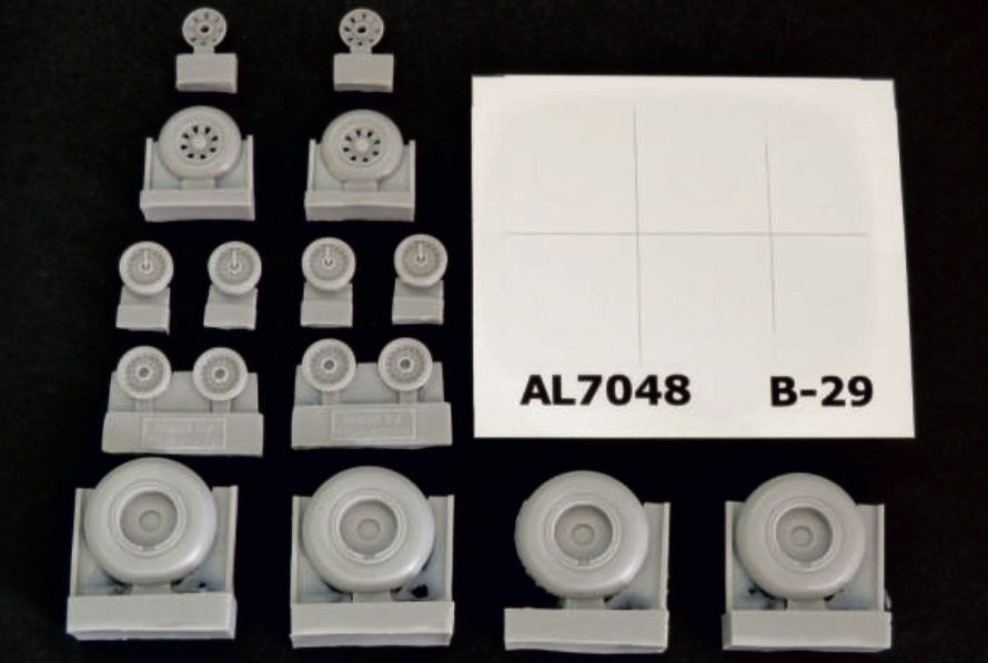 Plus Model PMAL7048 1:72 Boeing B-29 Superfortress wheels grooved