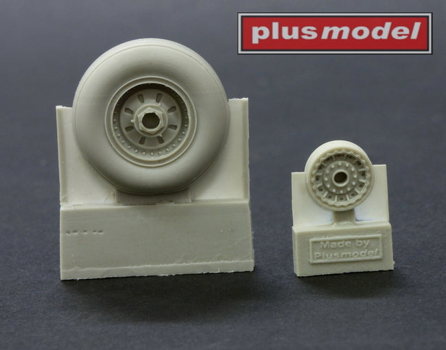 Plus Model PMAL7049 1:72 Boeing KC-97 Stratotanker Wheels & Template