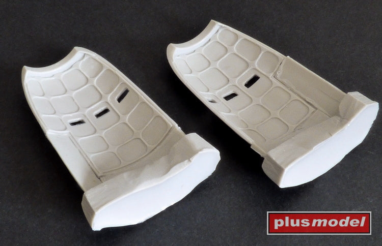 Plus Model PMAL7059 1:72 Curtiss C-46 Commando Engine Covers