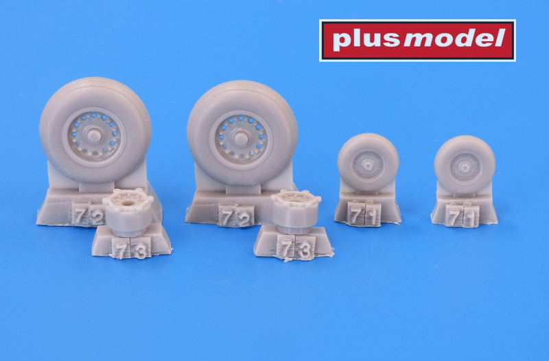 Plus Model PMAL7060 1:72 Grumman E2C Hawkeye wheels and paint mask