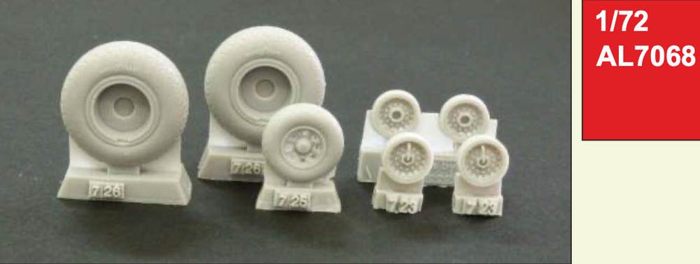 Plus Model PMAL7068 1:72 Consolidated B-24 Liberator wheels with diamond tread