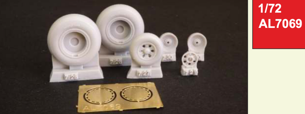 Plus Model PMAL7069 1:72 Consolidated B-24 Liberator wheels early