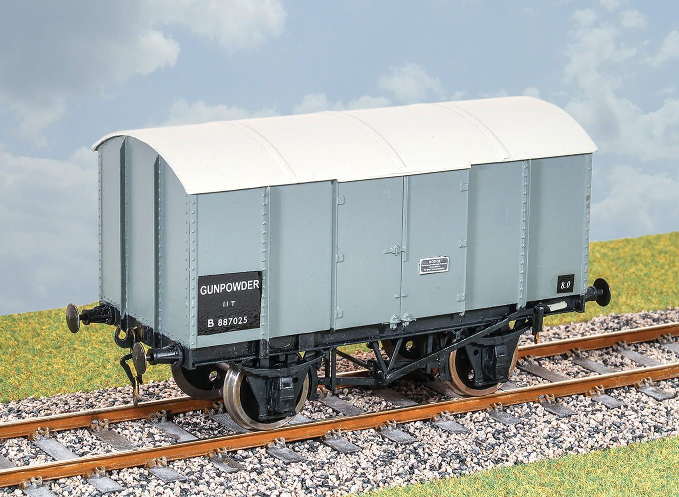 Parkside PS112 LMS/LNER/BR Gunpowder Van O Gauge