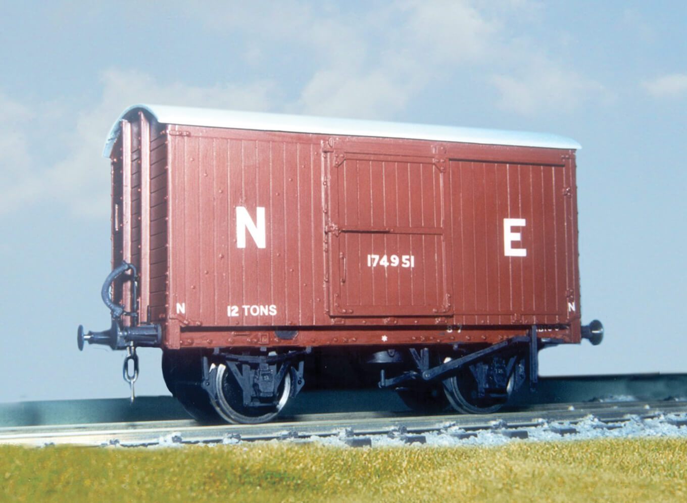 Parkside PS45 LNER 12ton Goods Van O Gauge