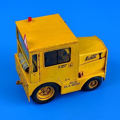 Aerobonus QAB320050 1:32 United Tractor GC-340-4 A9 Cab-LPG