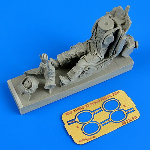 Aerobonus QAB320051 1:32 Soviet Pilot with Ejection Seat for MiG-21/23