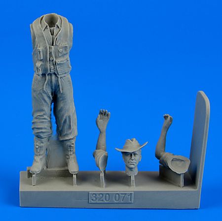 Aerobonus  QAB320071 1:32 Royal Australian Air Force Fighter Pilot WWII