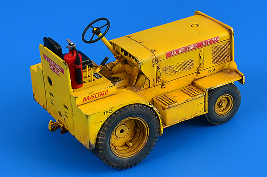 Aerobonus  QAB320104 1:32 Minneapolis-Moline MT-40 Tow Tractor