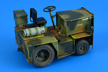 Aerobonus  QAB320108 1:32 United Tractor G40C Tow Tractor