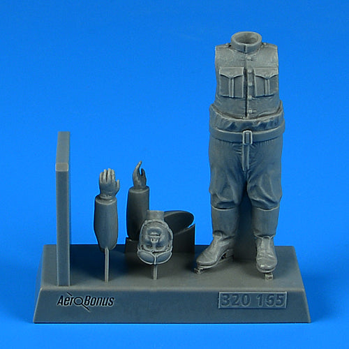 Aerobonus  QAB320165 1:32 German or Austro-Hungarian WWI Pilot standing
