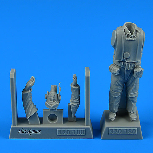 Aerobonus  QAB320180 1:32 US Marine Corps WWII Pilot