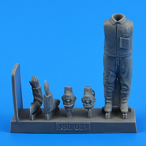 Aerobonus QAB350021 1:35 Japanese WWII Suicide Sailor Kaiten II