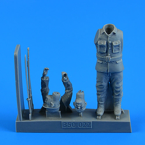 Aerobonus QAB350022 1:35 Japanese WWII Suicide Officer Kaiten II
