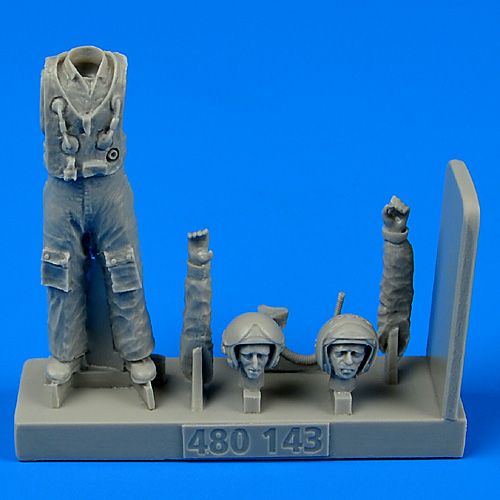 Aerobonus  QAB480143 1:48 Soviet Pilot with life jacket