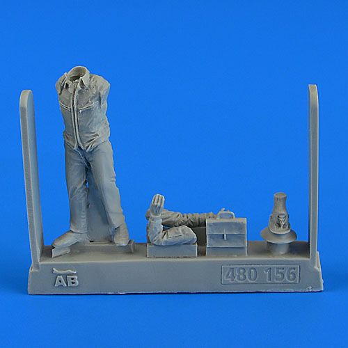 Aerobonus  QAB480156 1:48 Soviet Air Officer