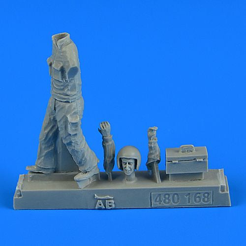 Aerobonus  QAB480168 1:48 Warsaw Pact Aircraft Mechanic