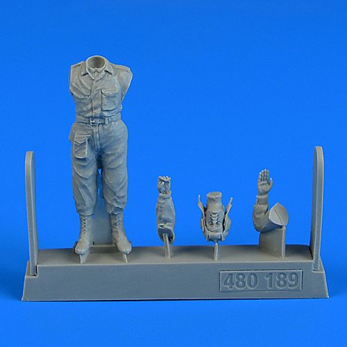 Aerobonus  QAB480189 1:48 Modern Soviet Tank Crew figure