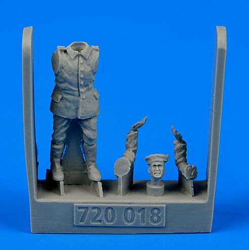 Aerobonus  QAB720018 1:72 German and Austro-Hungarian Aircraft Mechanic WWI