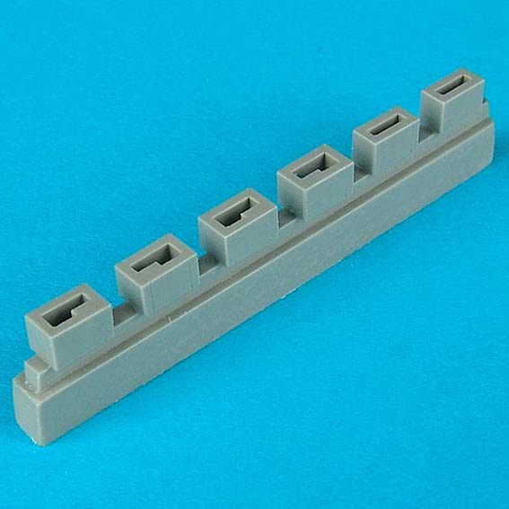 Quickboost  QB48074 1:48 Supermarine Spitfire Mk.V empty shell case chute