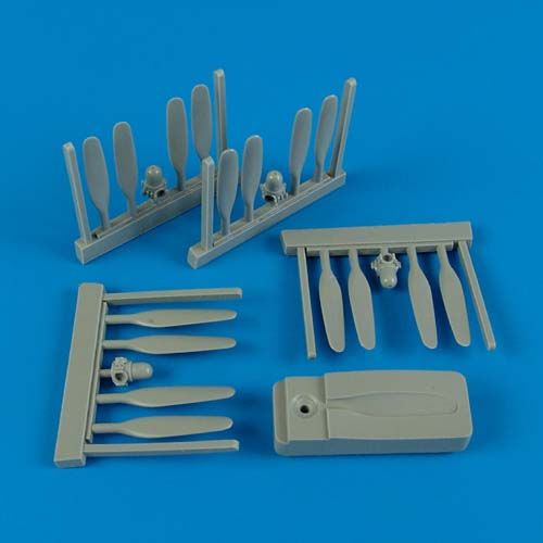 Quickboost  QB72329 1:72 Consolidated B-24 Liberator propeller with tool