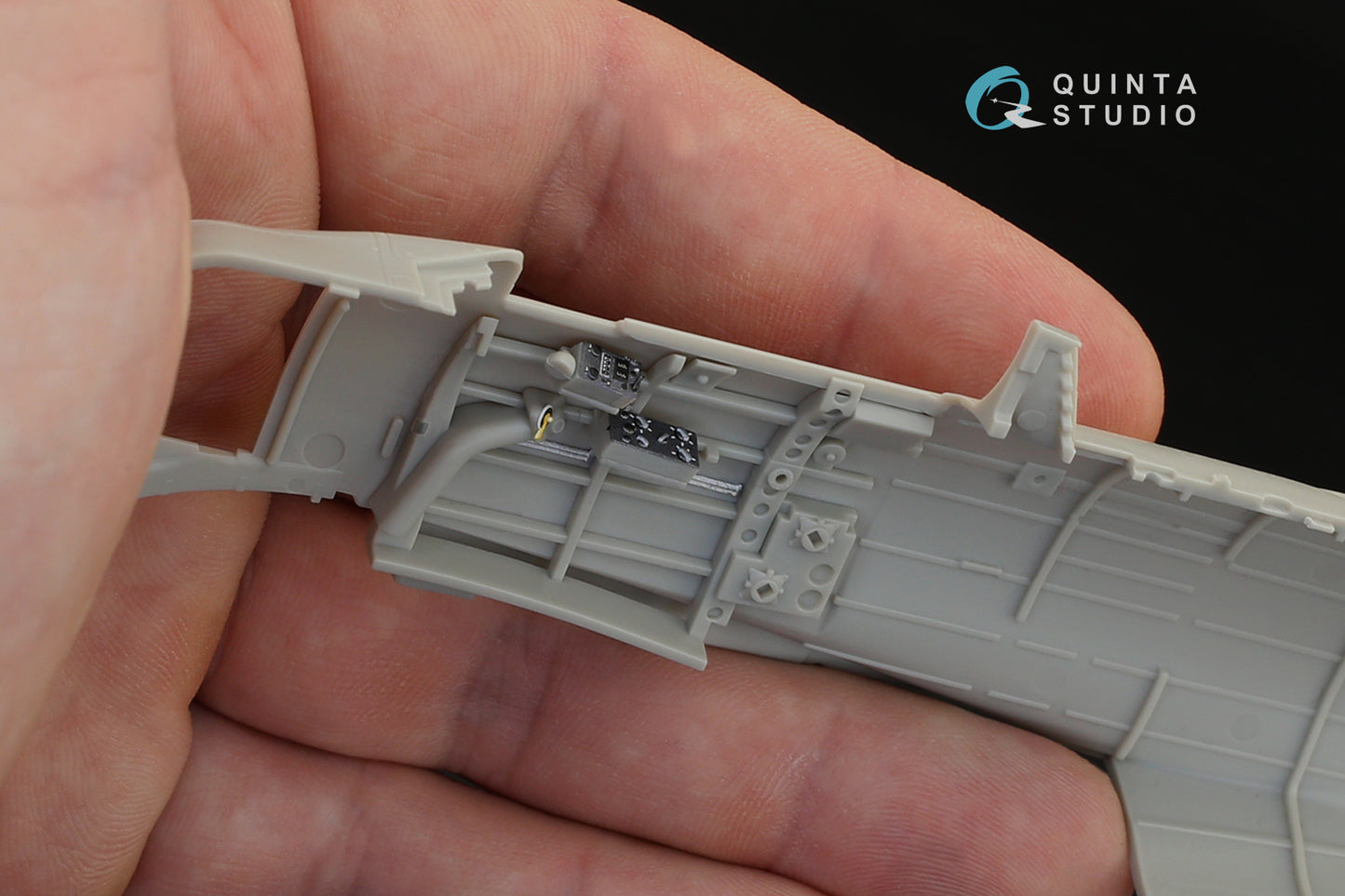 Quinta Studio QD32027 1:32 Mitsubishi A6M5 Zero