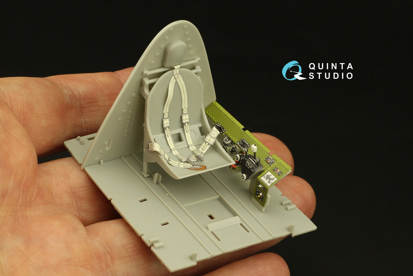 Quinta Studio QD32169 1:32 Grumman F6F-5N Hellcat