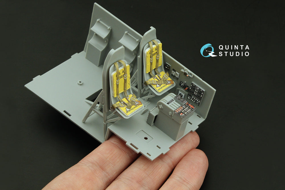 Quinta Studio QD32218 1:32 Boeing B-17G Flying Fortress Pilot's cockpit