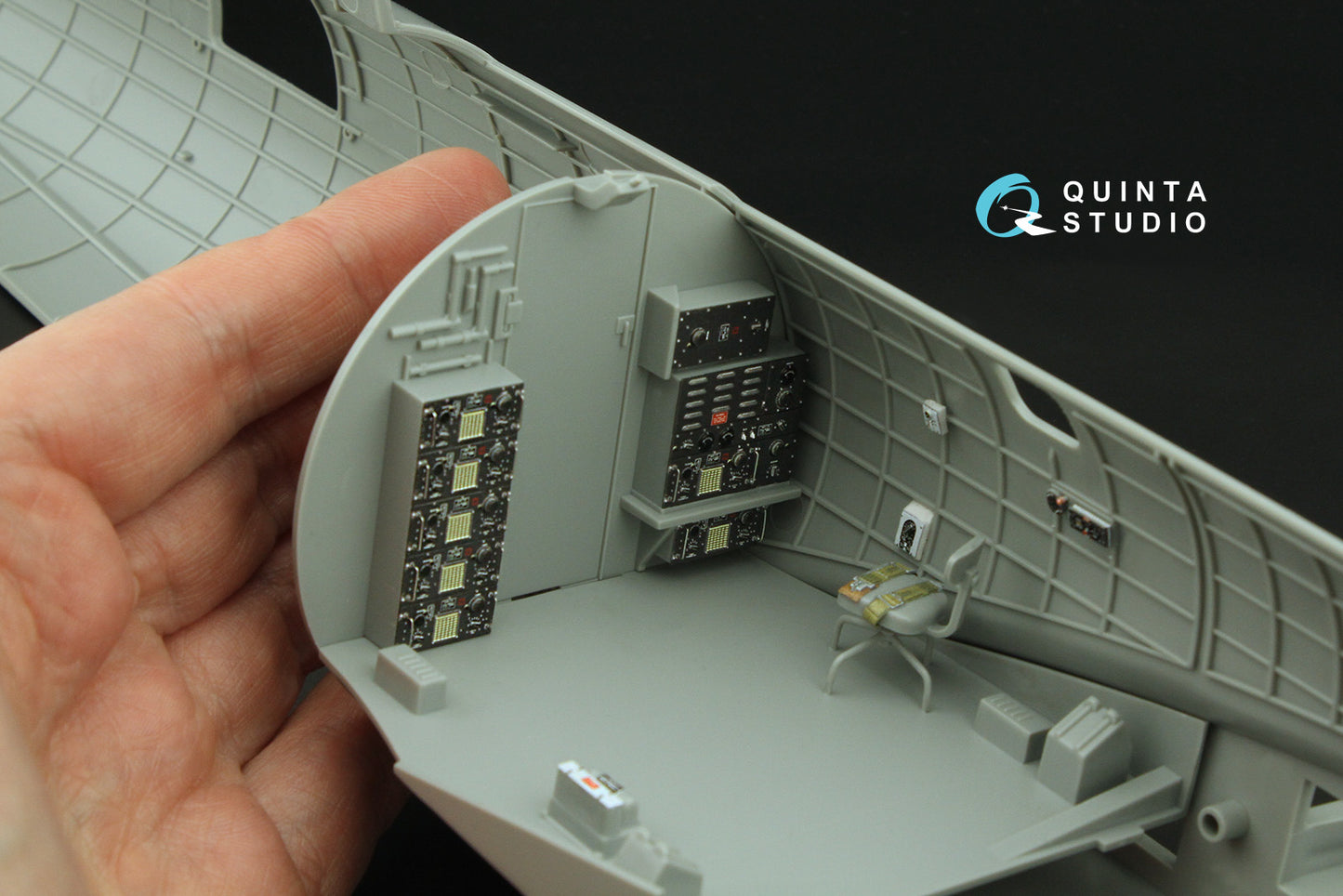 Quinta Studio QD32224 1:32 B-17G Flying Fortress Radio operator's compartment