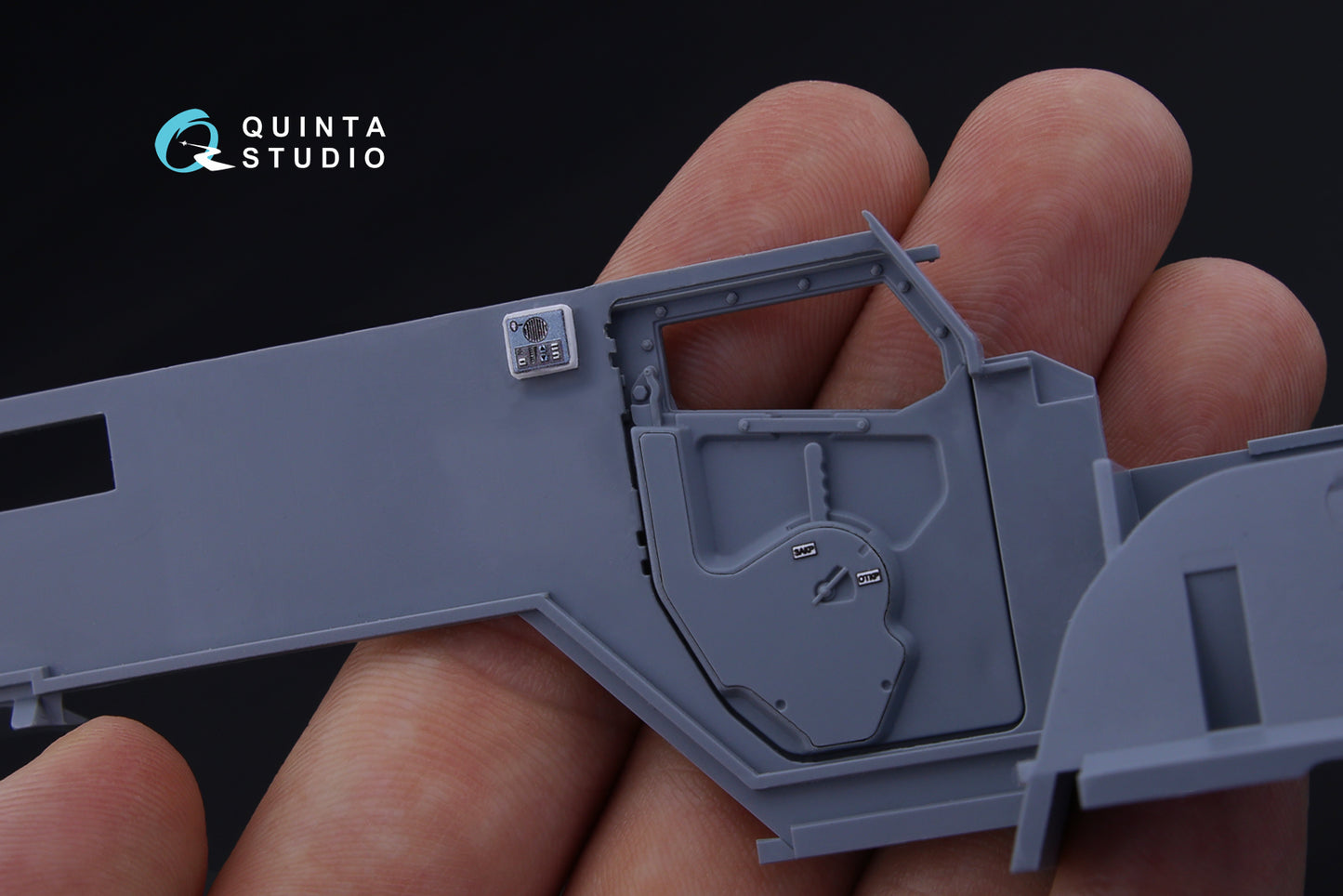 Quinta Studio QD35022 1:35 KAMAZ K-4386 Typhoon VDV 3D Interior