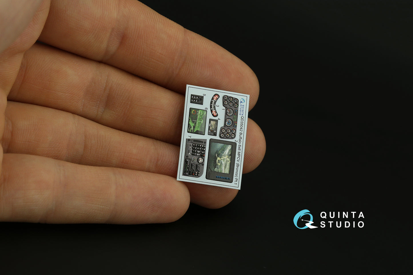 Quinta Studio QD35042 1:35 Buffalo 6x6 MPCV 3D Interior Decal