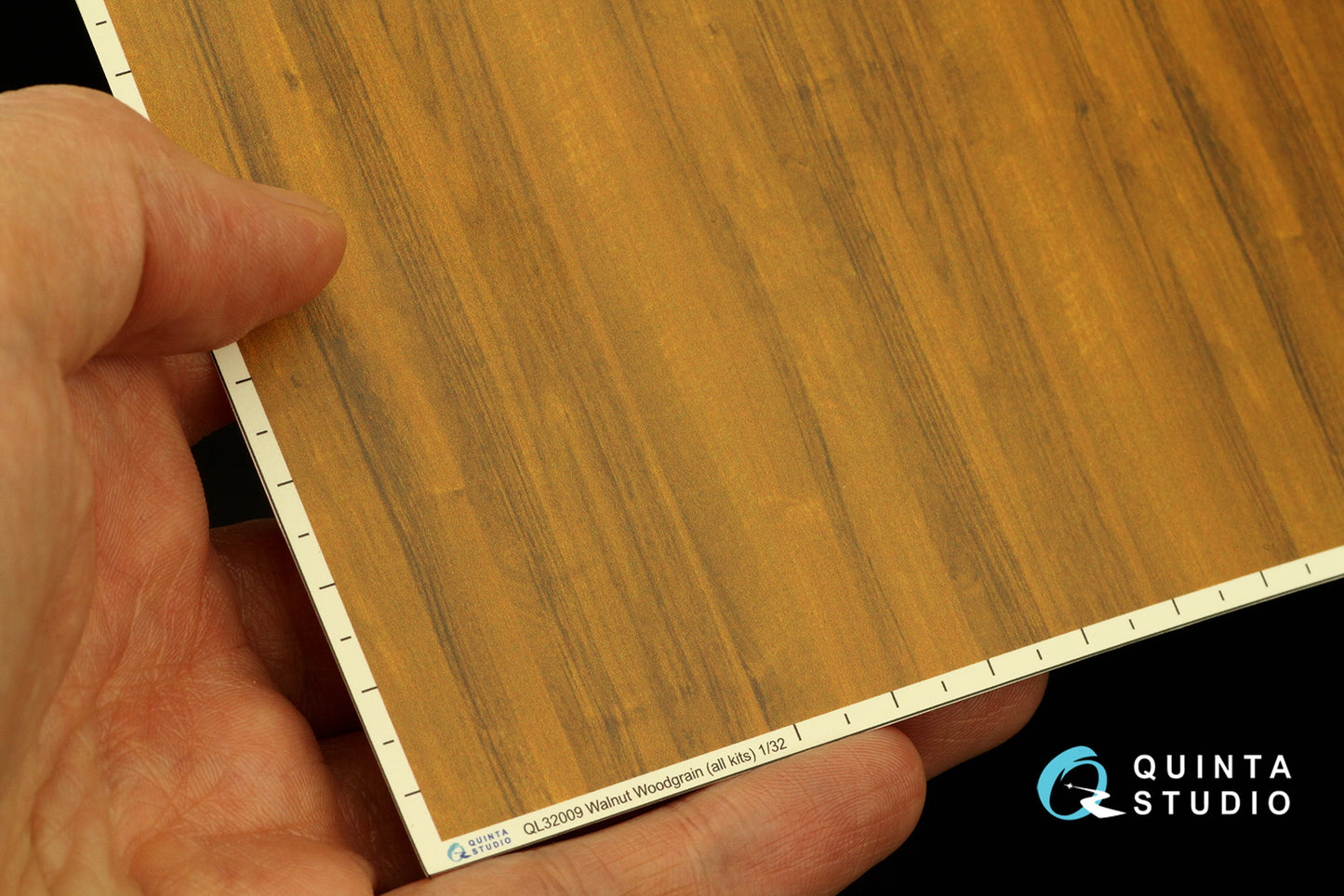 Quinta Studio QL32009 1:32 Walnut Woodgrain