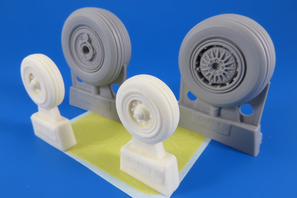Q-M-T QMTR32003 1:32 Early Wheels