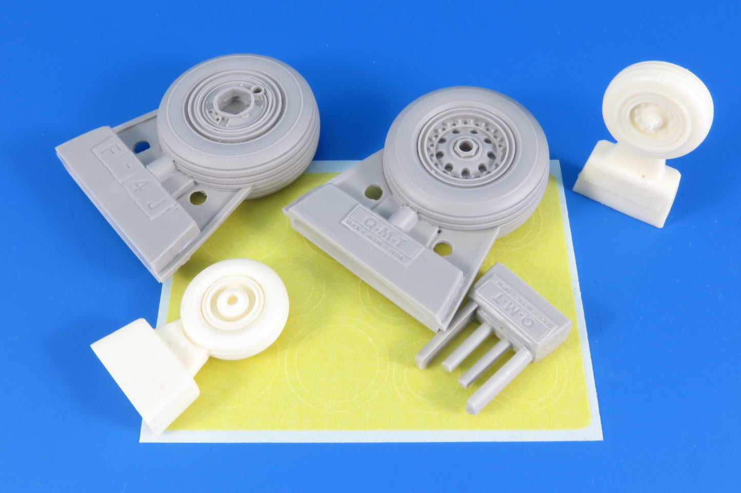 Q-M-T QMTR32011 1:32 Not Weighted Wheels EARLY for McDonnell F-4J Phantom