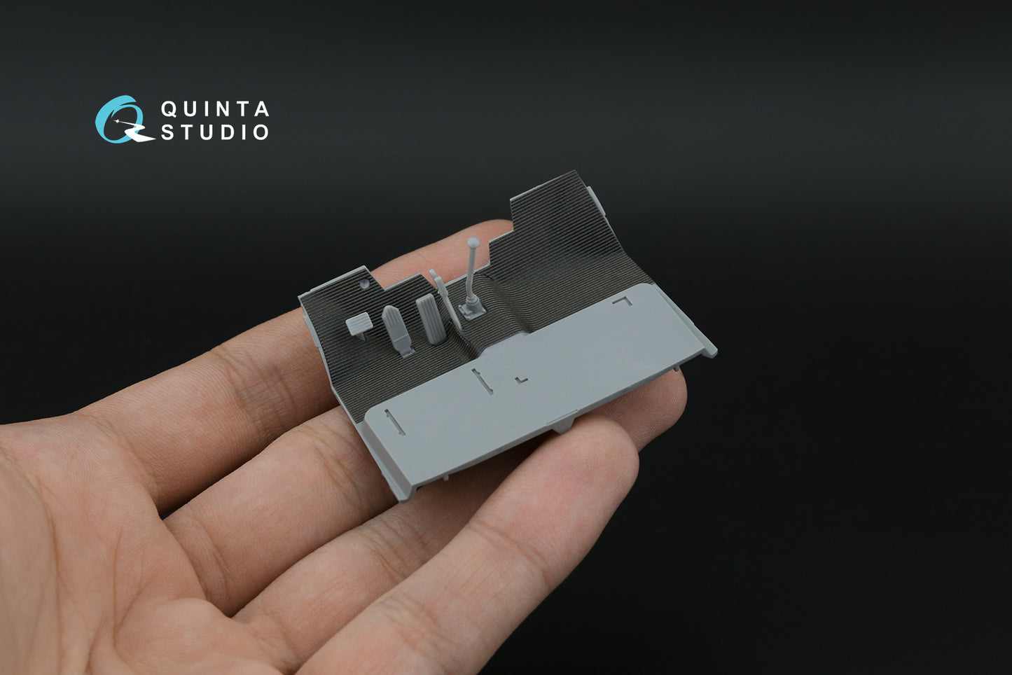 Quinta Studio QR35034 1:35 Soviet ZiL-130 floor mat