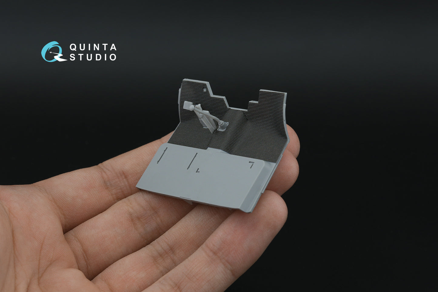 Quinta Studio QR35034 1:35 Soviet ZiL-130 floor mat