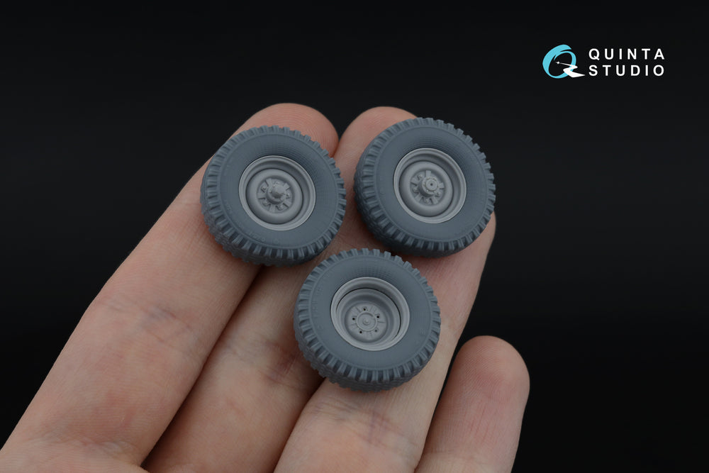 Quinta Studio QT35013 1:35 UAZ-469 Family tyre set