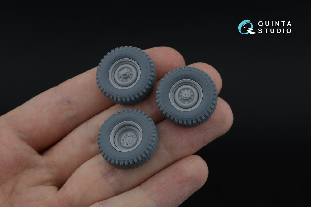 Quinta Studio QT35013 1:35 UAZ-469 Family tyre set