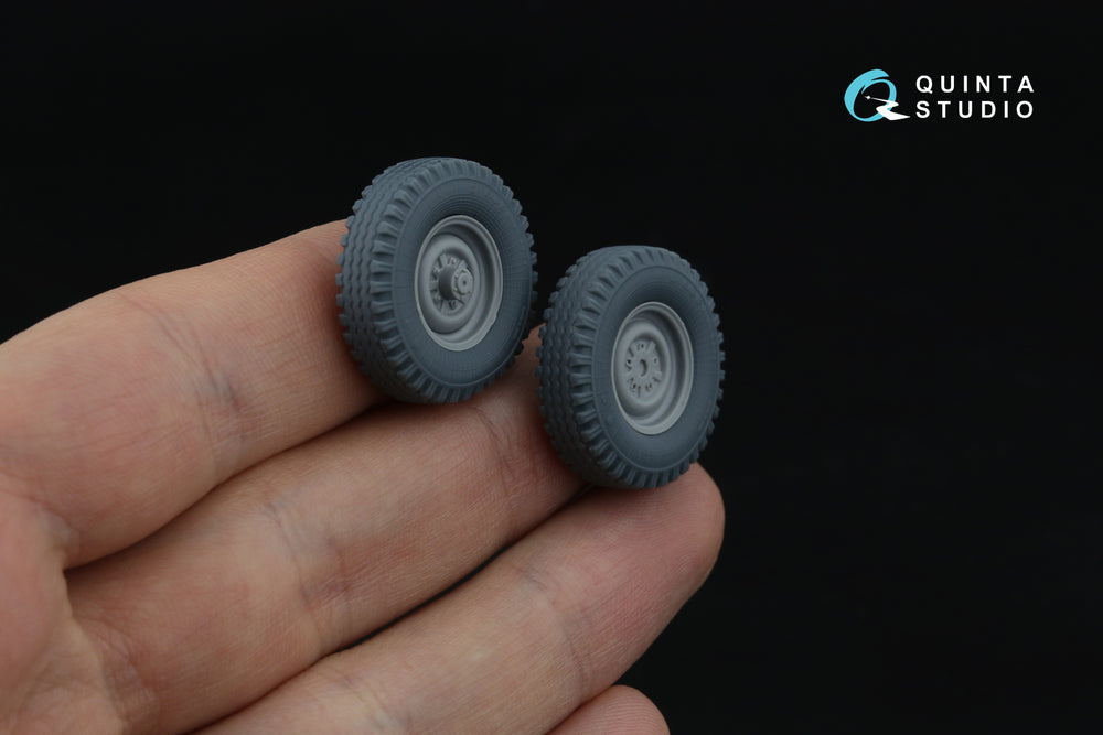 Quinta Studio QT35013 1:35 UAZ-469 Family tyre set