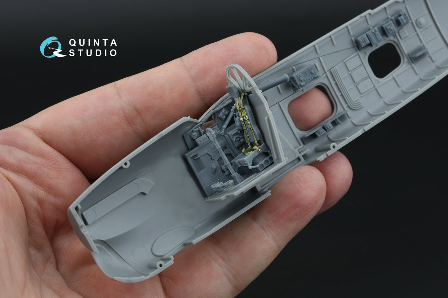 Quinta Studio QT48130 1:48 Fairey Barracuda Mk.II Pilot's Cockpit