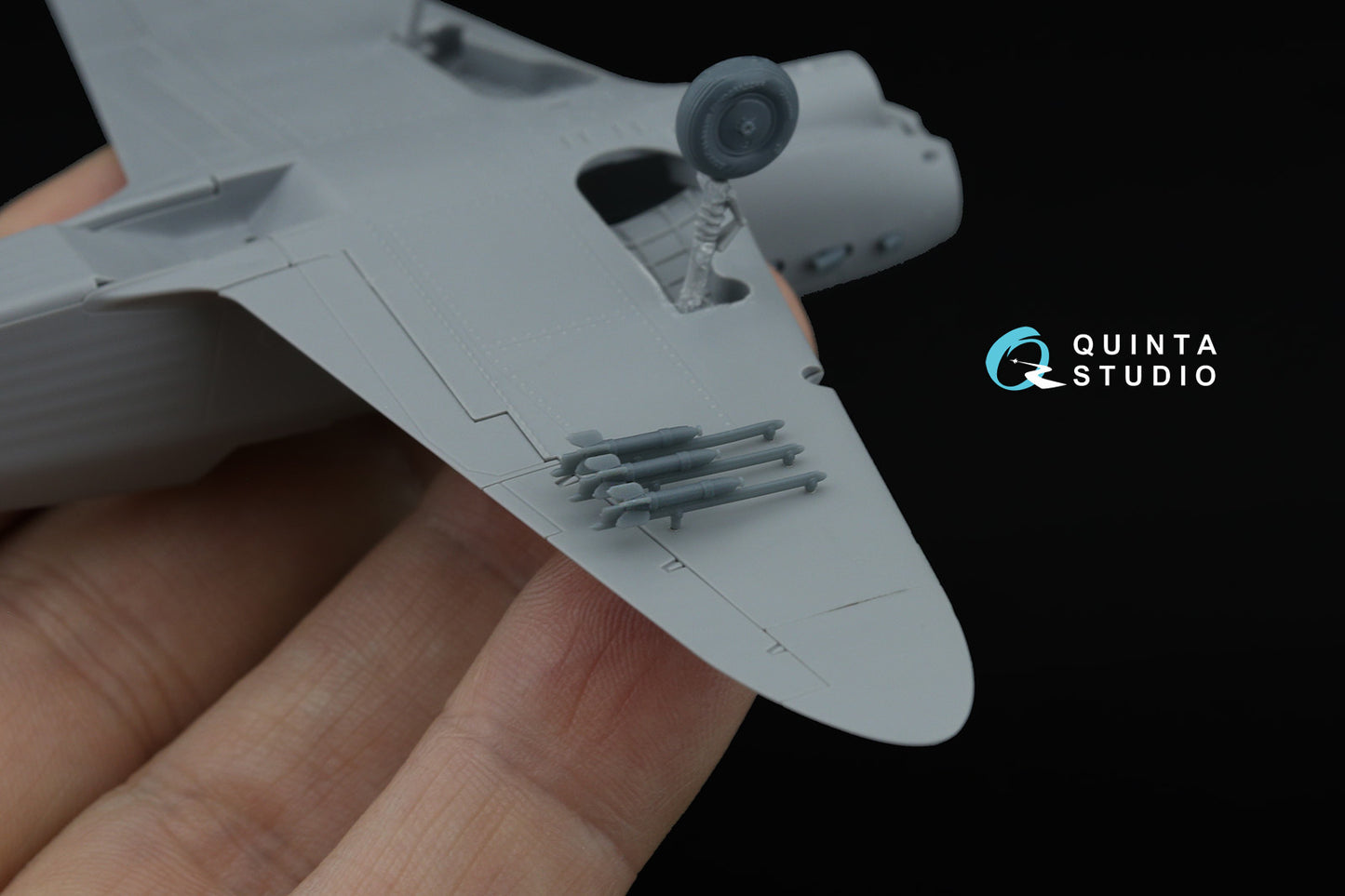 Quinta Studio QT72013 1:72 RS-82 Rockets with RO-82 launchers, 10 pcs