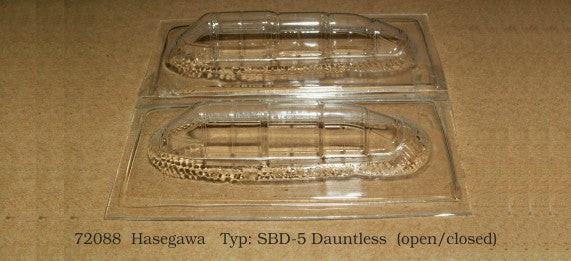 Rob Taurus RBT72088 1:72 Douglas SBD-5 Dauntless open/closed