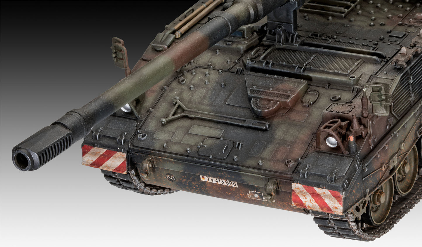 Revell 3279 Panzerhaubitze 2000 1:35 Model Kit