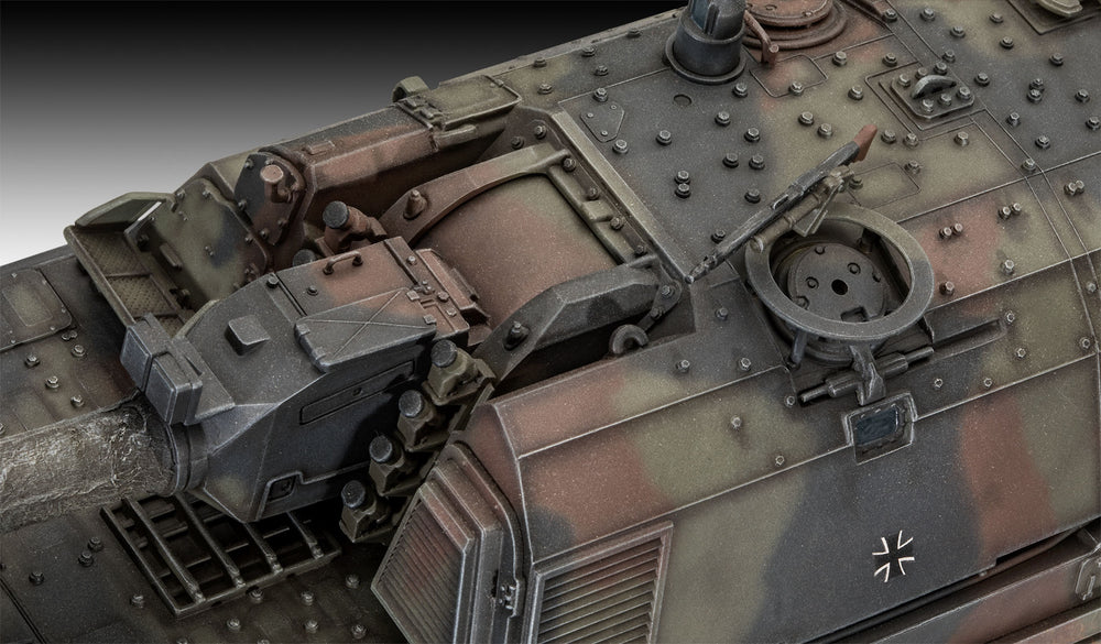 Revell 3279 Panzerhaubitze 2000 1:35 Model Kit