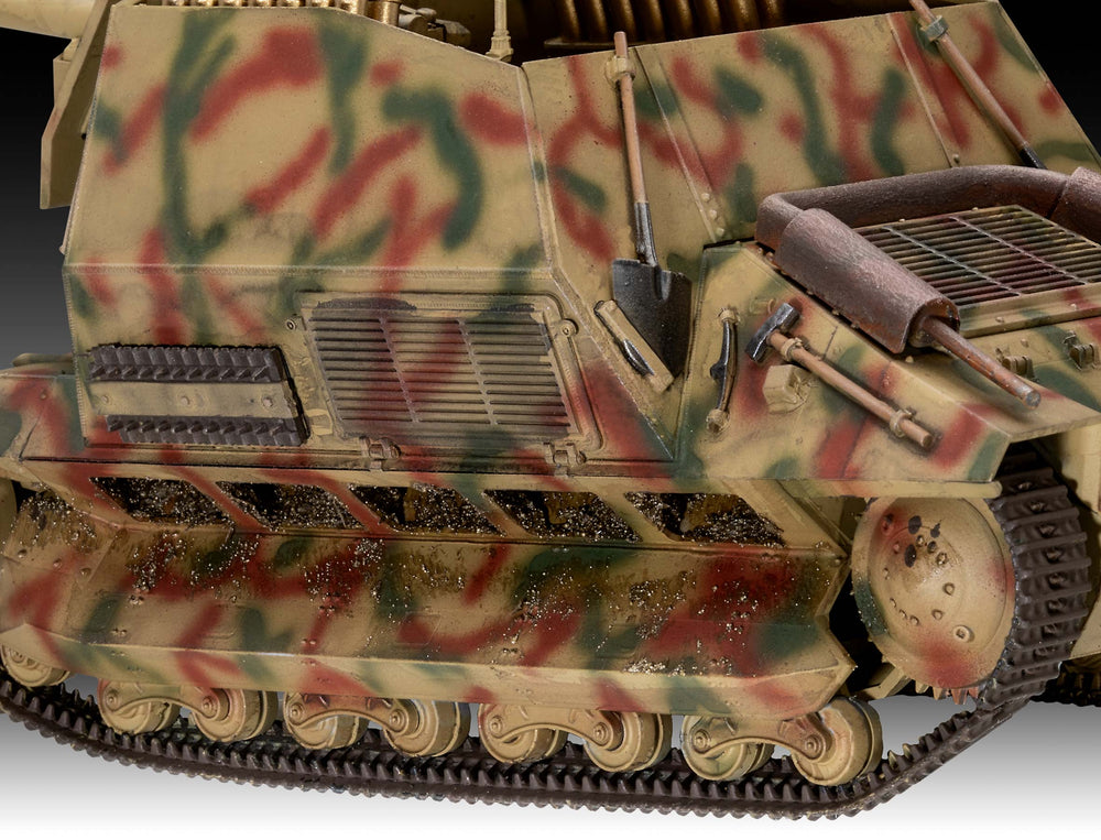 Revell 3292 Marder 1 on FCM 36 Base 1:35 Model Kit