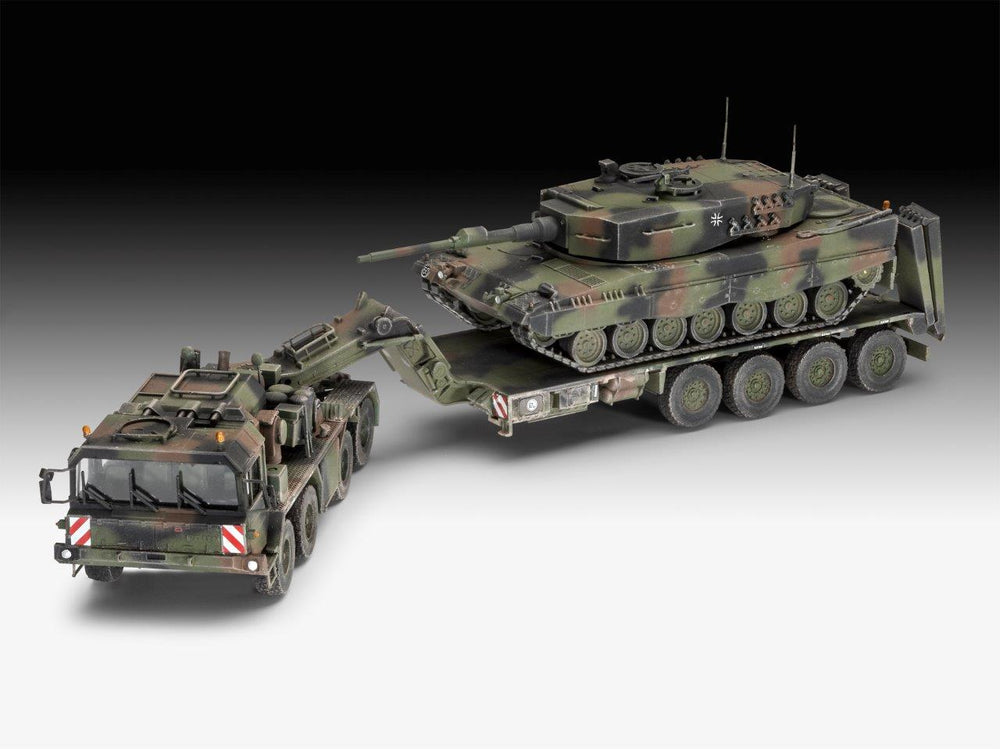 Revell 3311 SLT 50-3 'Elefant' & Leopard 2A4 1:72 Model Kit
