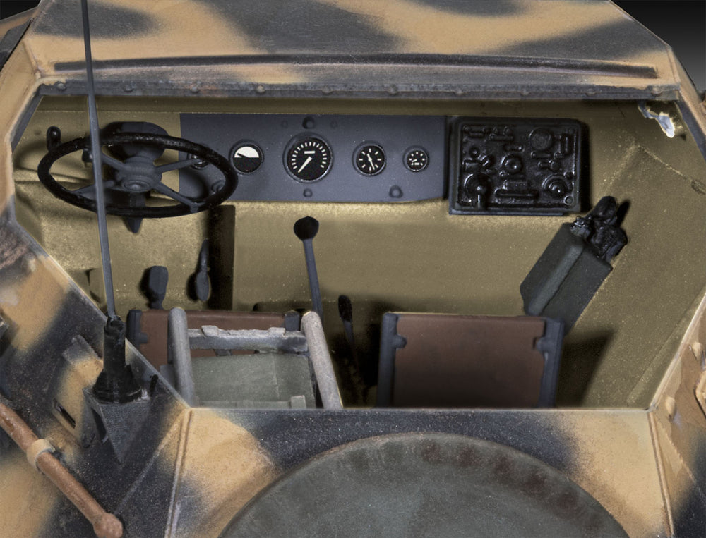 Revell 3335 Sd.Kfz.247 Ausf.B German Command Armoured Vehicle 1:35 Model Kit
