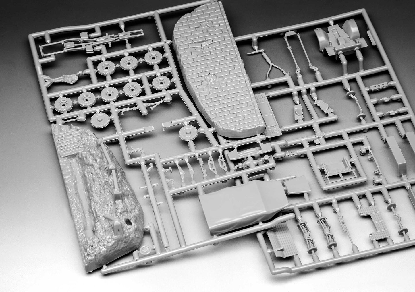 Revell 3344 Krupp-Protze KFZ.69 with 3.7cm Pak 1:76 Model Kit